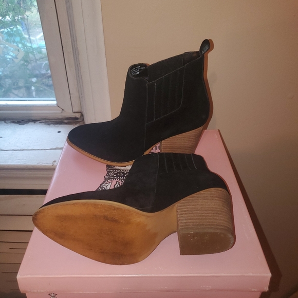 Booties - Picture 4 of 4